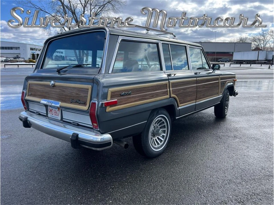1989 Jeep SJ Grand Wagoneer - Image 5 of 31