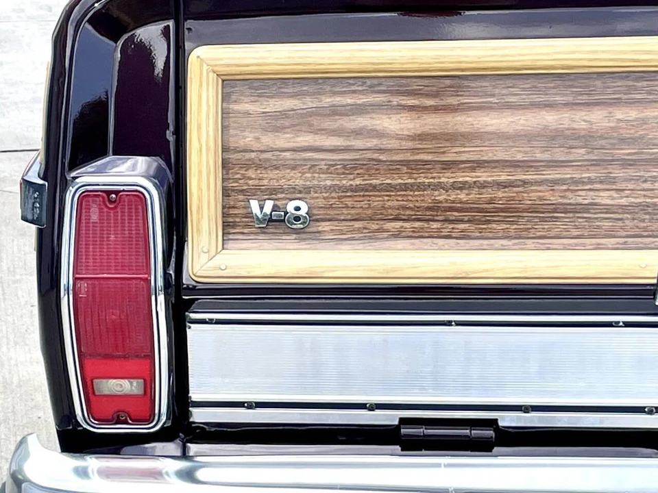1989 Jeep SJ Grand Wagoneer - Image 10 of 31