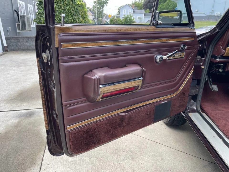 1989 Jeep SJ Grand Wagoneer - Image 27 of 31