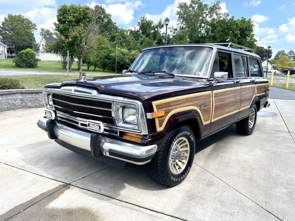 1989 Jeep SJ Grand Wagoneer - Image 23 of 31