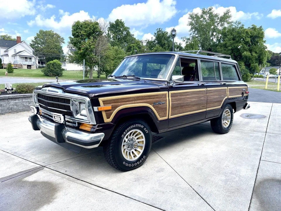 1989 Jeep SJ Grand Wagoneer - Image 2 of 31