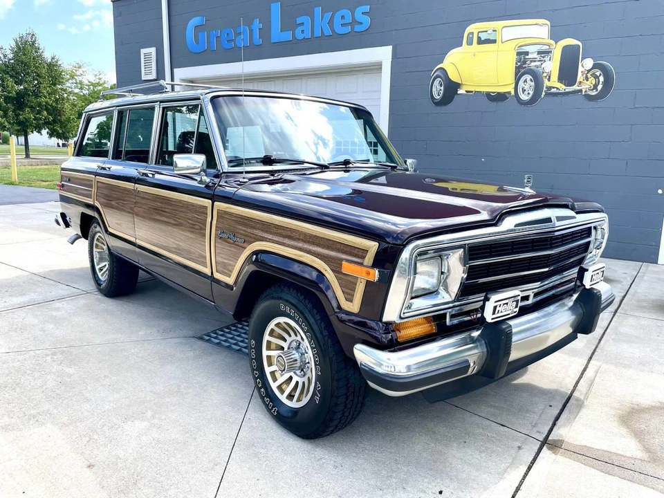 1989 Jeep SJ Grand Wagoneer - Image 24 of 31