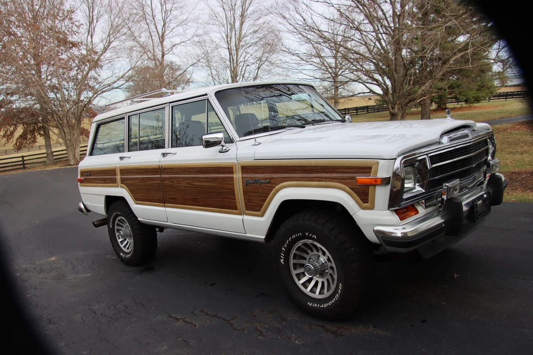 1989 Jeep SJ Grand Wagoneer - Image 15 of 31