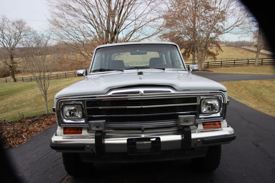1989 Jeep SJ Grand Wagoneer - Image 17 of 31