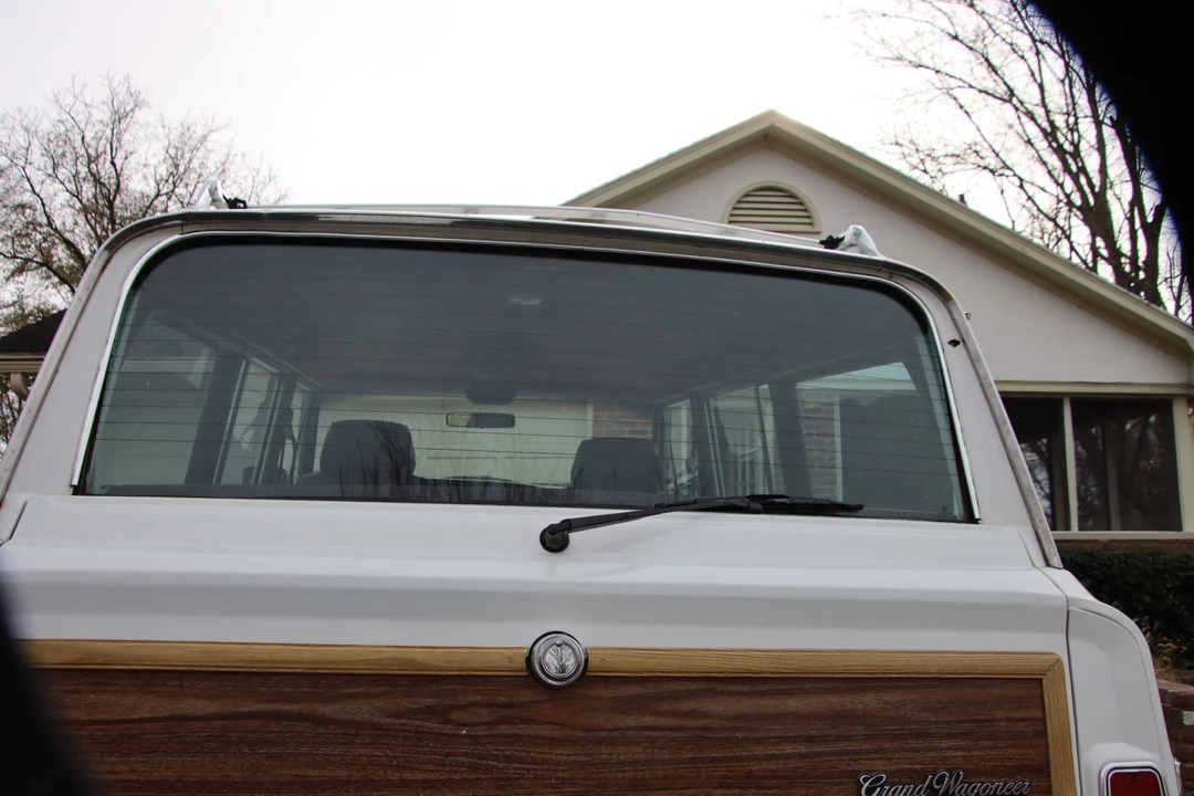 1989 Jeep SJ Grand Wagoneer - Image 26 of 31