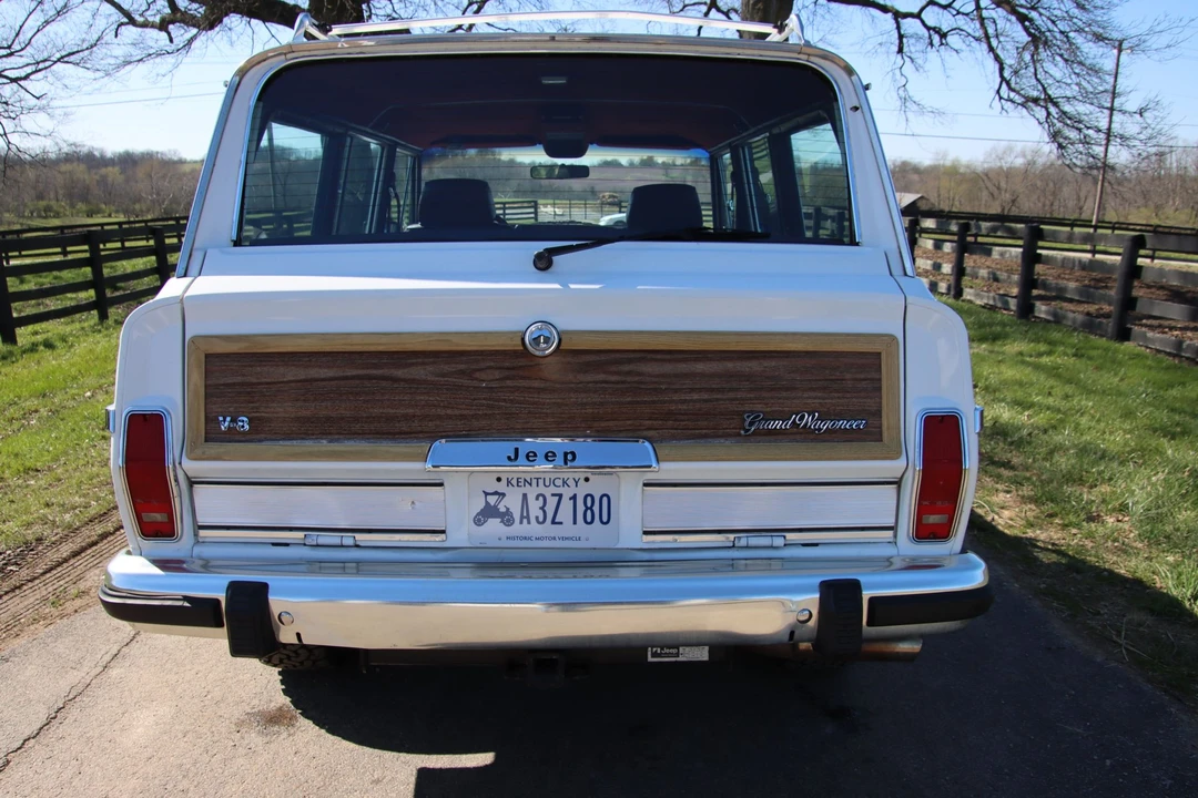 1989 Jeep SJ Grand Wagoneer - Image 9 of 31