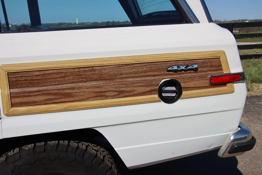 1989 Jeep SJ Grand Wagoneer - Image 24 of 31