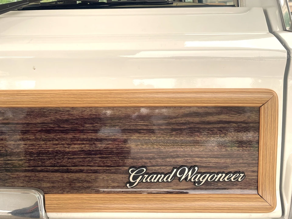 1989 Jeep SJ Grand Wagoneer - Image 15 of 31