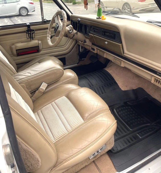 1989 Jeep SJ Grand Wagoneer - Image 23 of 31