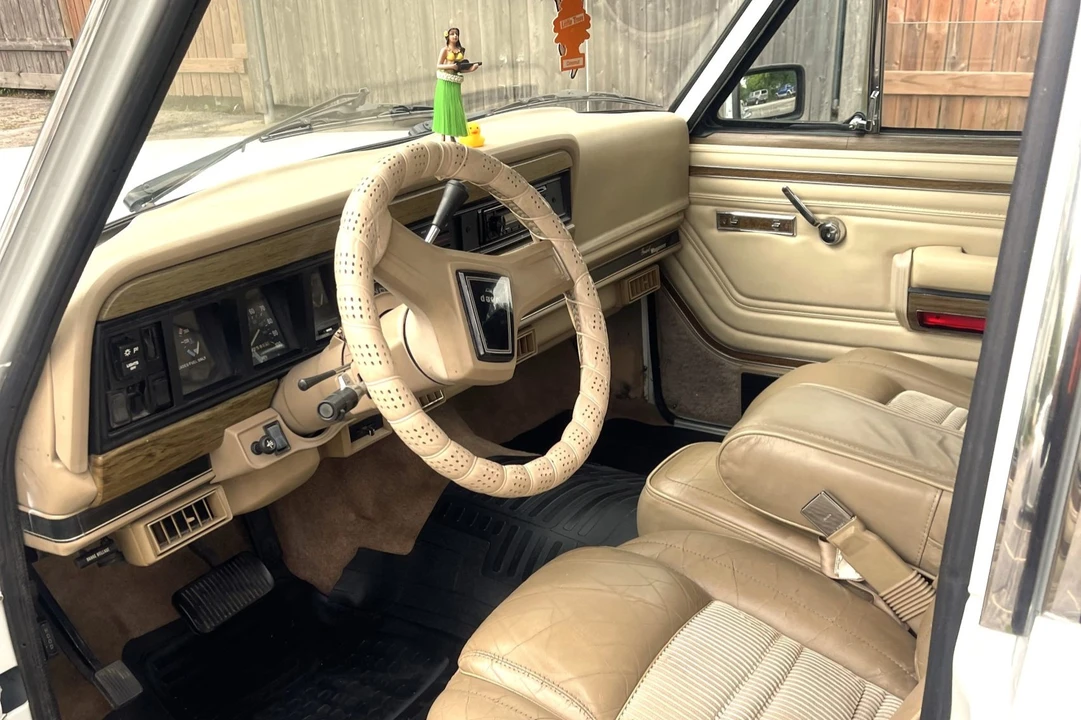 1989 Jeep SJ Grand Wagoneer - Image 28 of 31