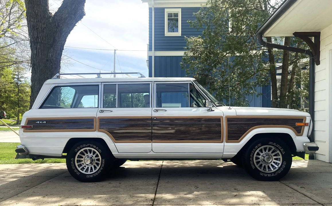 1989 Jeep SJ Grand Wagoneer - Image 6 of 31