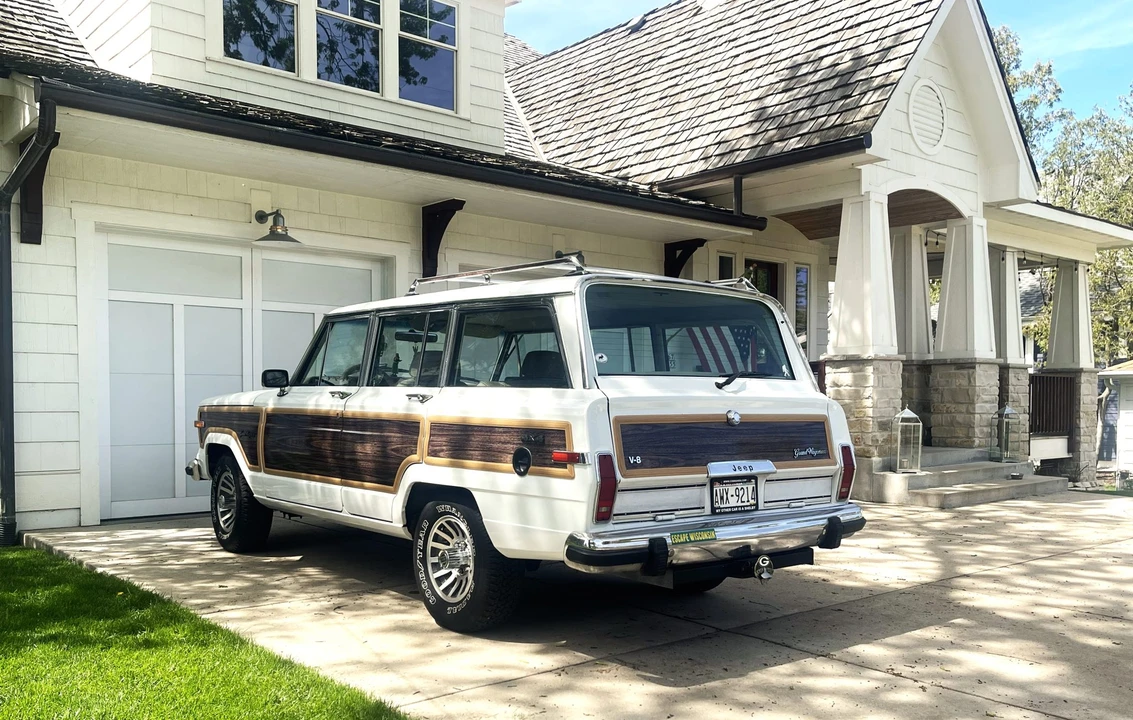 1989 Jeep SJ Grand Wagoneer - Image 9 of 31