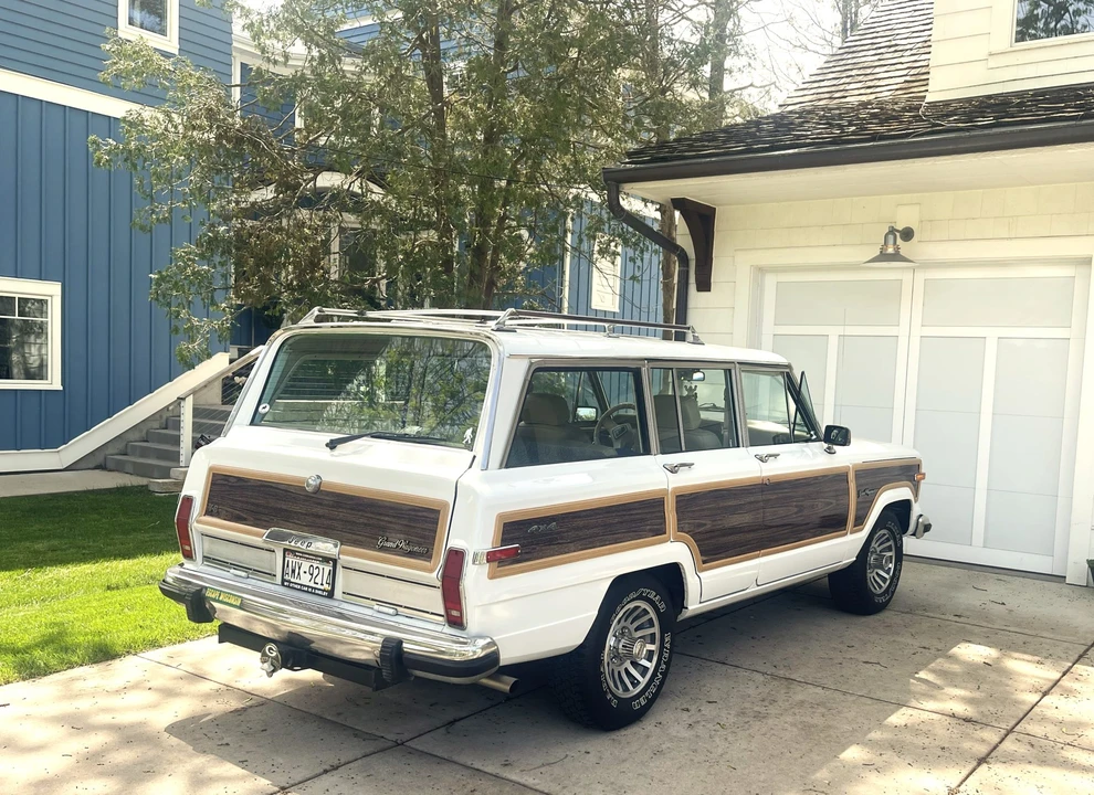 1989 Jeep SJ Grand Wagoneer - Image 10 of 31