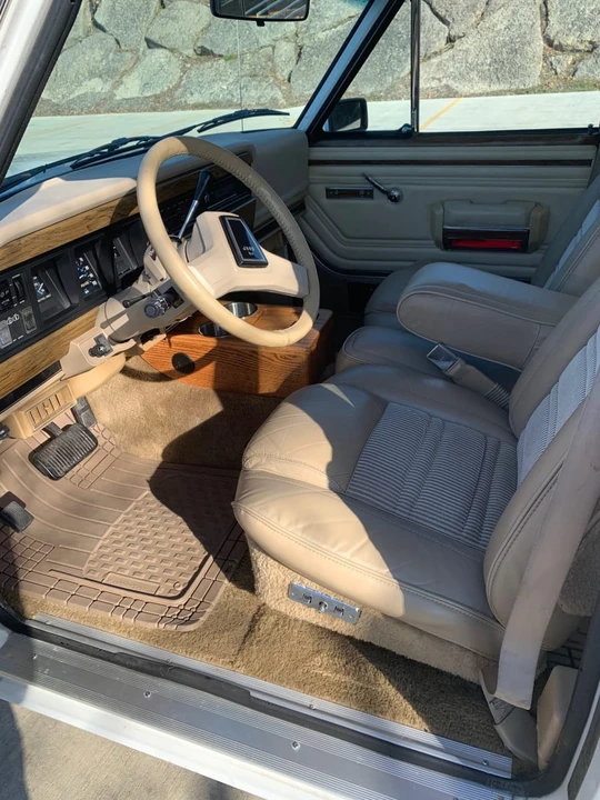 1989 Jeep SJ Grand Wagoneer - Image 4 of 5