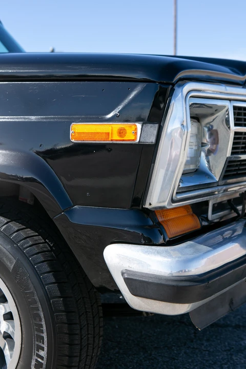1989 Jeep SJ Grand Wagoneer - Image 13 of 31