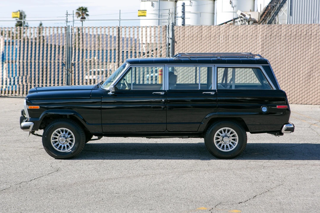 1989 Jeep SJ Grand Wagoneer - Image 6 of 31