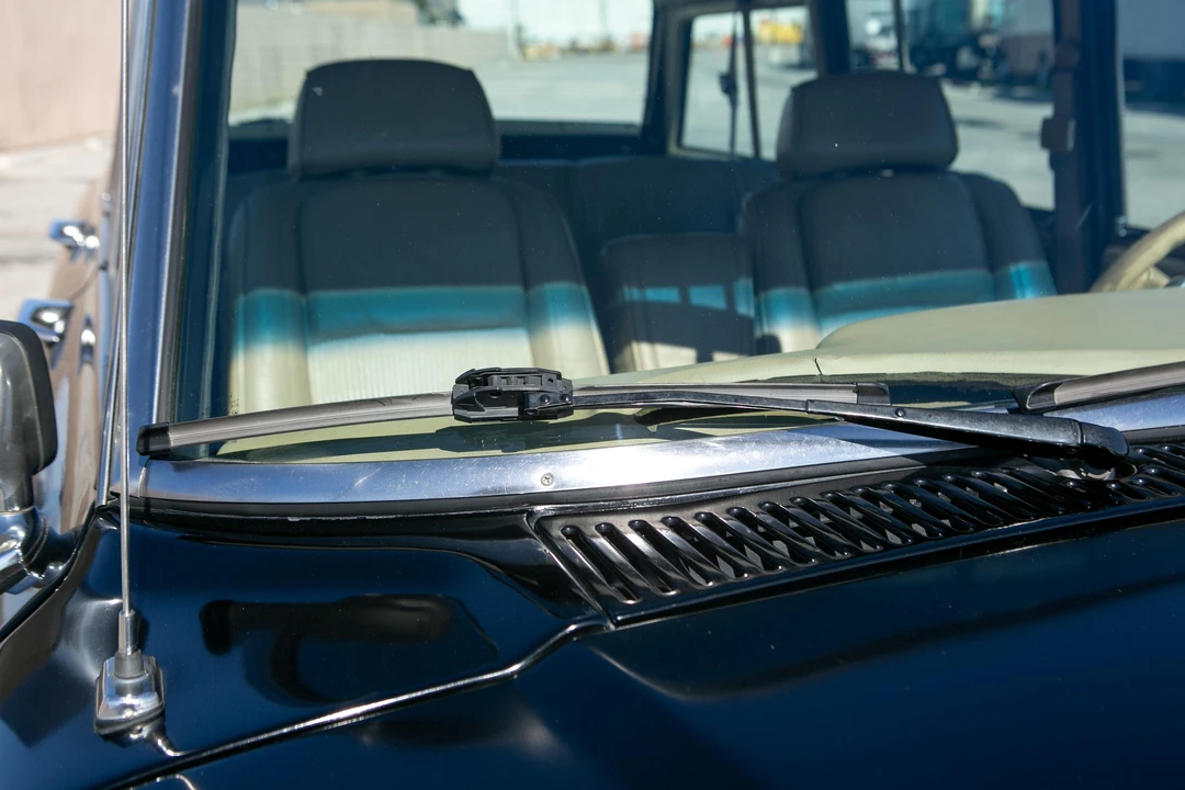 1989 Jeep SJ Grand Wagoneer - Image 10 of 31