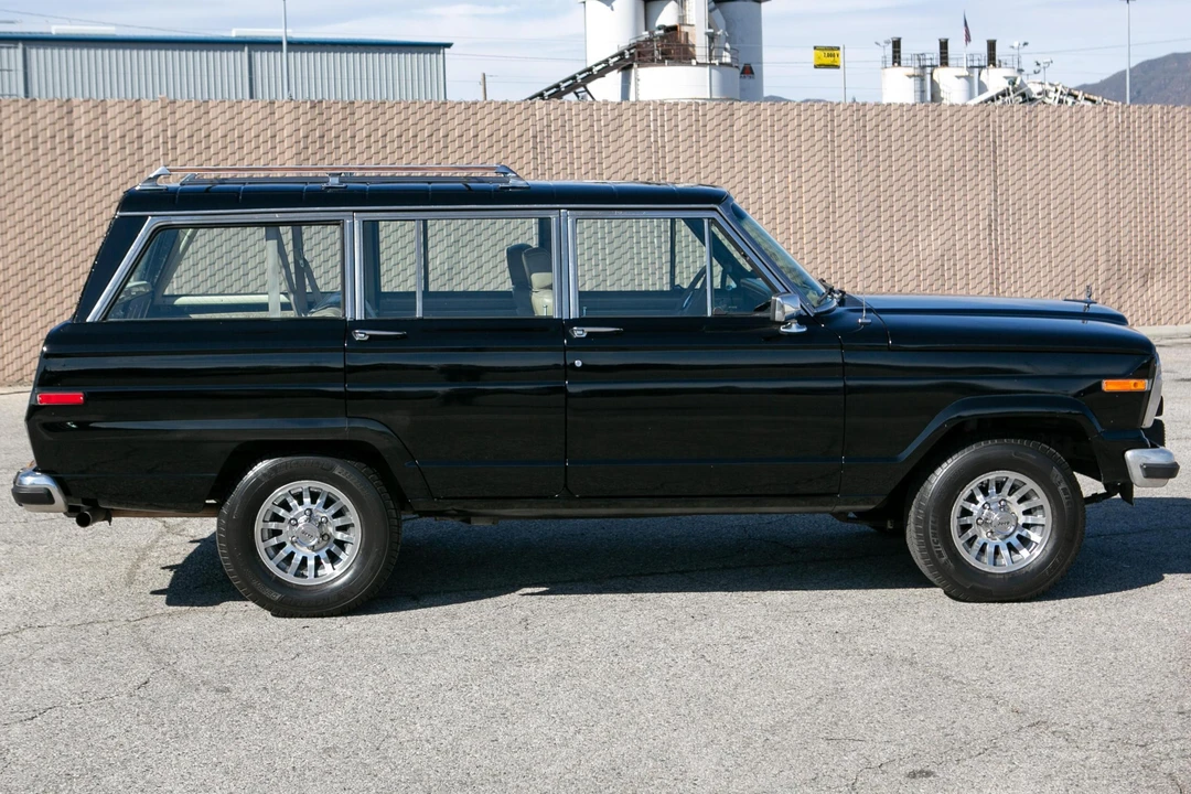 1989 Jeep SJ Grand Wagoneer - Image 3 of 31