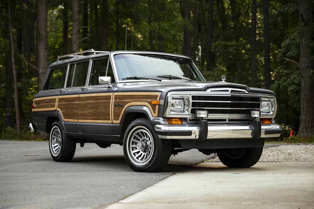 1989 Jeep SJ Grand Wagoneer - Image 18 of 31