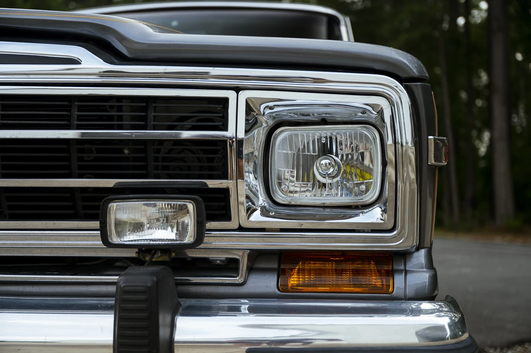 1989 Jeep SJ Grand Wagoneer - Image 26 of 31