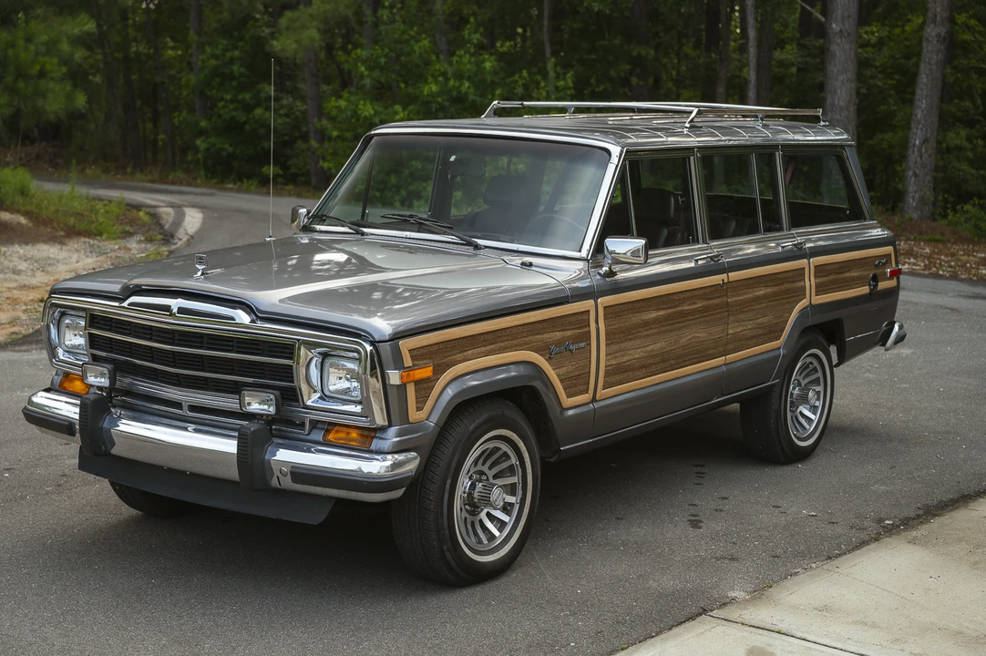 1989 Jeep SJ Grand Wagoneer - Image 4 of 31