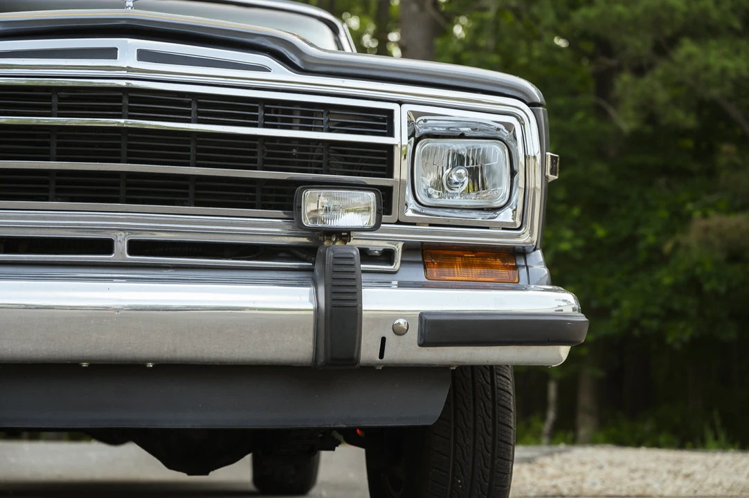 1989 Jeep SJ Grand Wagoneer - Image 28 of 31
