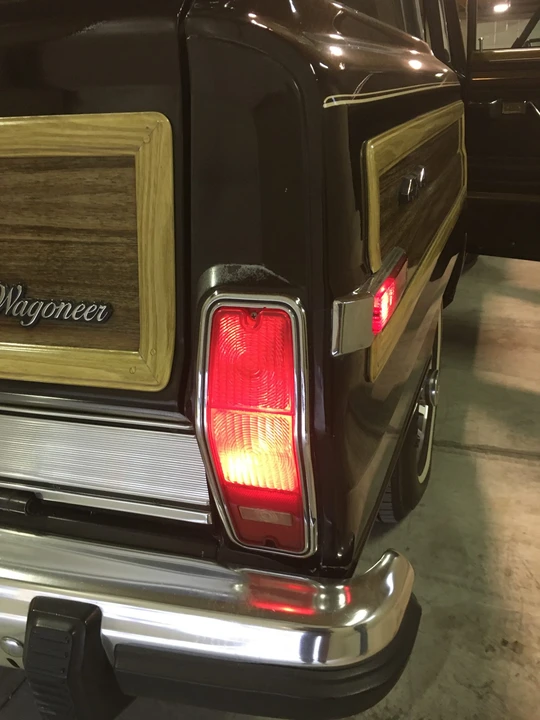1989 Jeep SJ Grand Wagoneer - Image 18 of 31