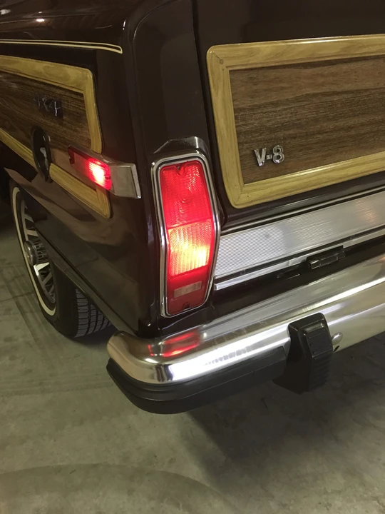 1989 Jeep SJ Grand Wagoneer - Image 19 of 31