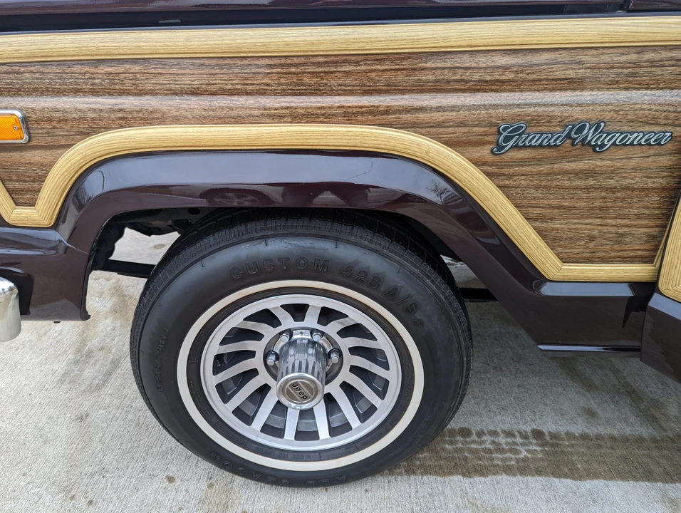 1989 Jeep SJ Grand Wagoneer - Image 22 of 31