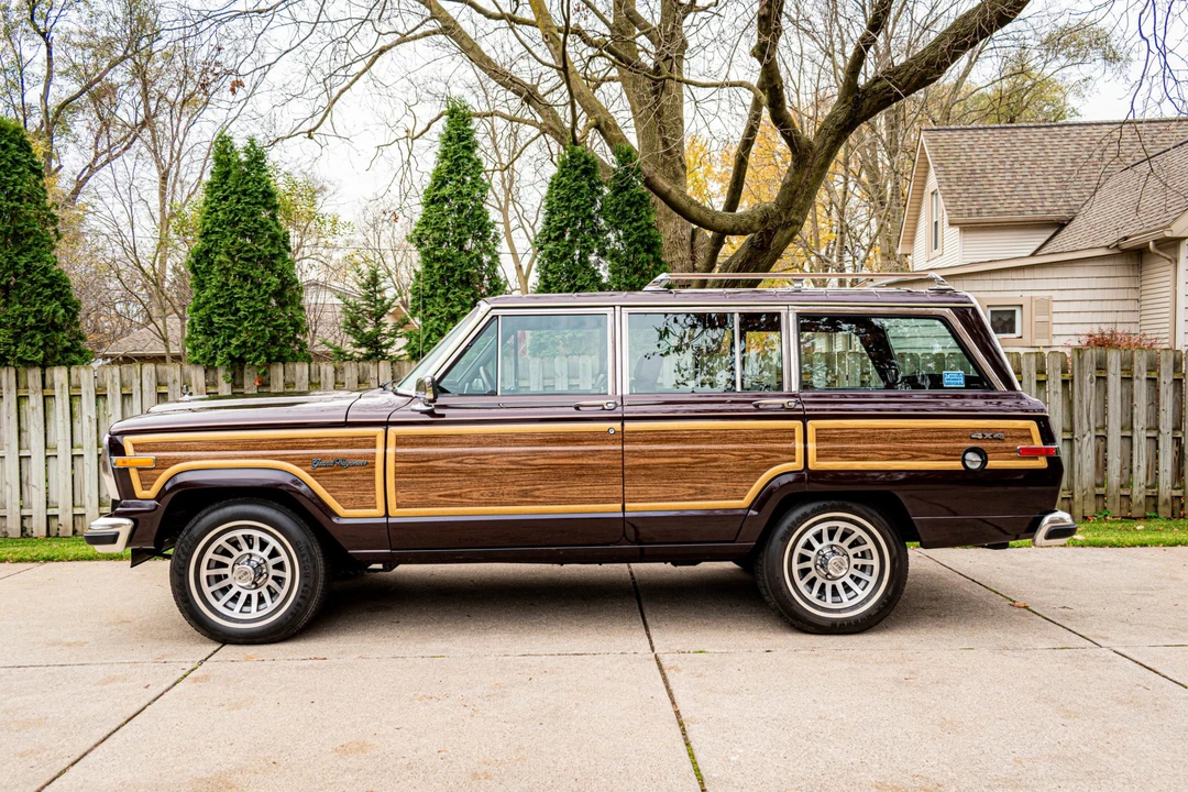 1989 Jeep SJ Grand Wagoneer - Image 3 of 31