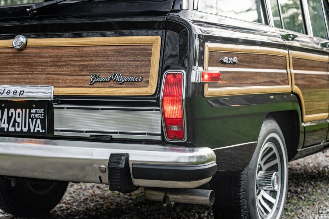 1989 Jeep SJ Grand Wagoneer - Image 22 of 31