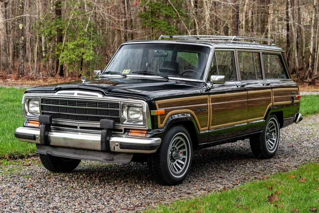 1989 Jeep SJ Grand Wagoneer - Image 2 of 31