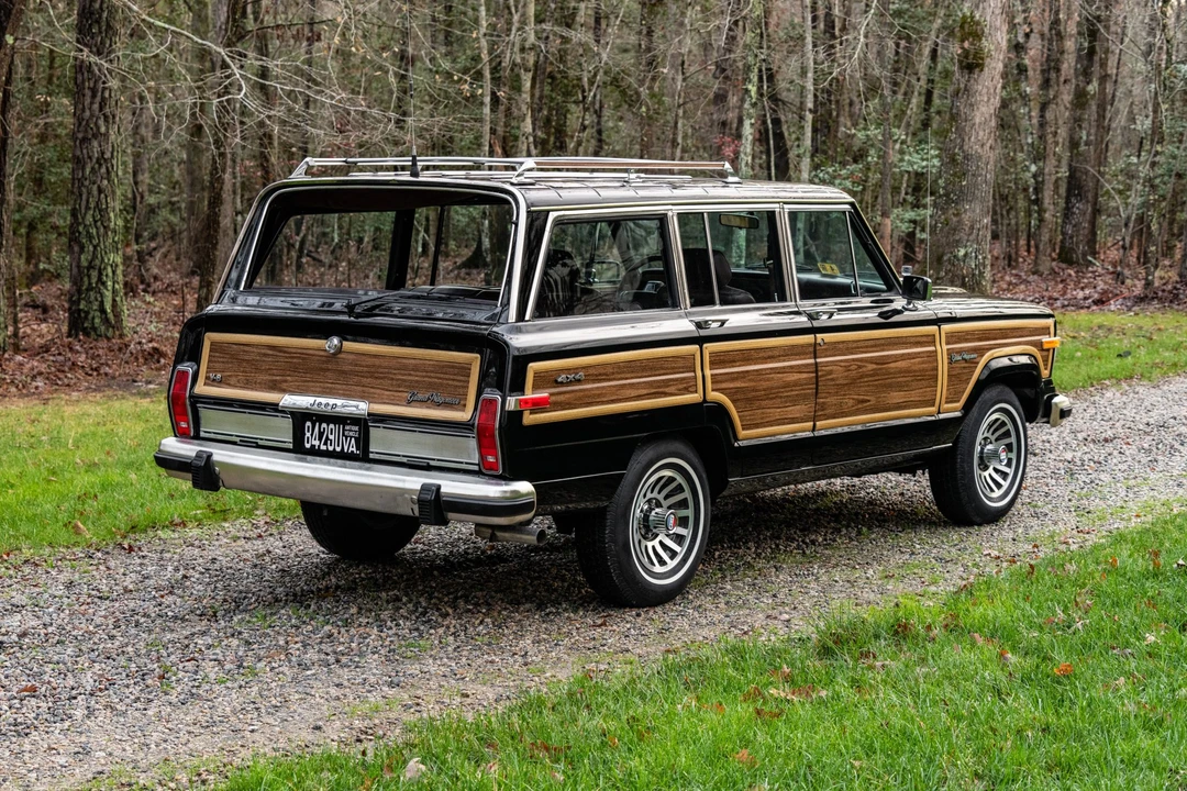 1989 Jeep SJ Grand Wagoneer - Image 6 of 31