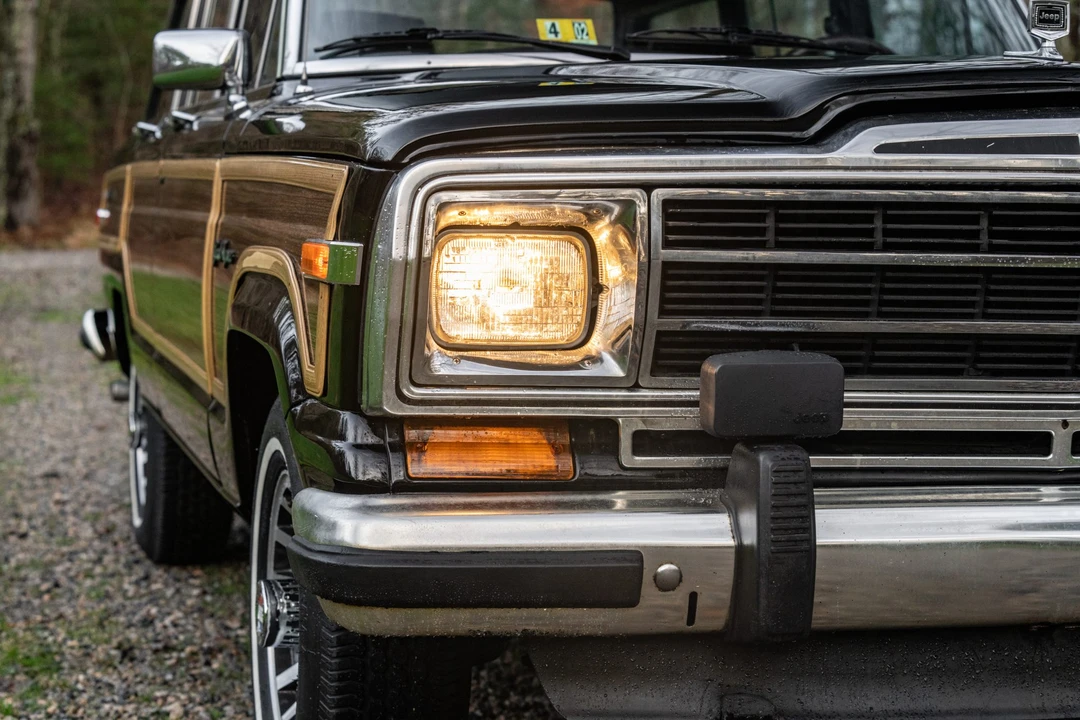 1989 Jeep SJ Grand Wagoneer - Image 17 of 31
