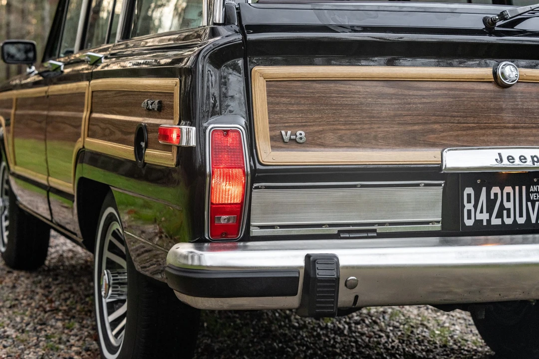 1989 Jeep SJ Grand Wagoneer - Image 20 of 31