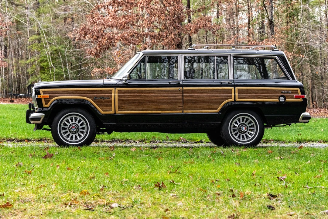 1989 Jeep SJ Grand Wagoneer - Image 3 of 31