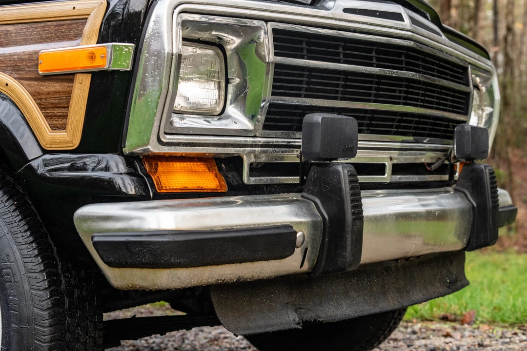 1989 Jeep SJ Grand Wagoneer - Image 16 of 31