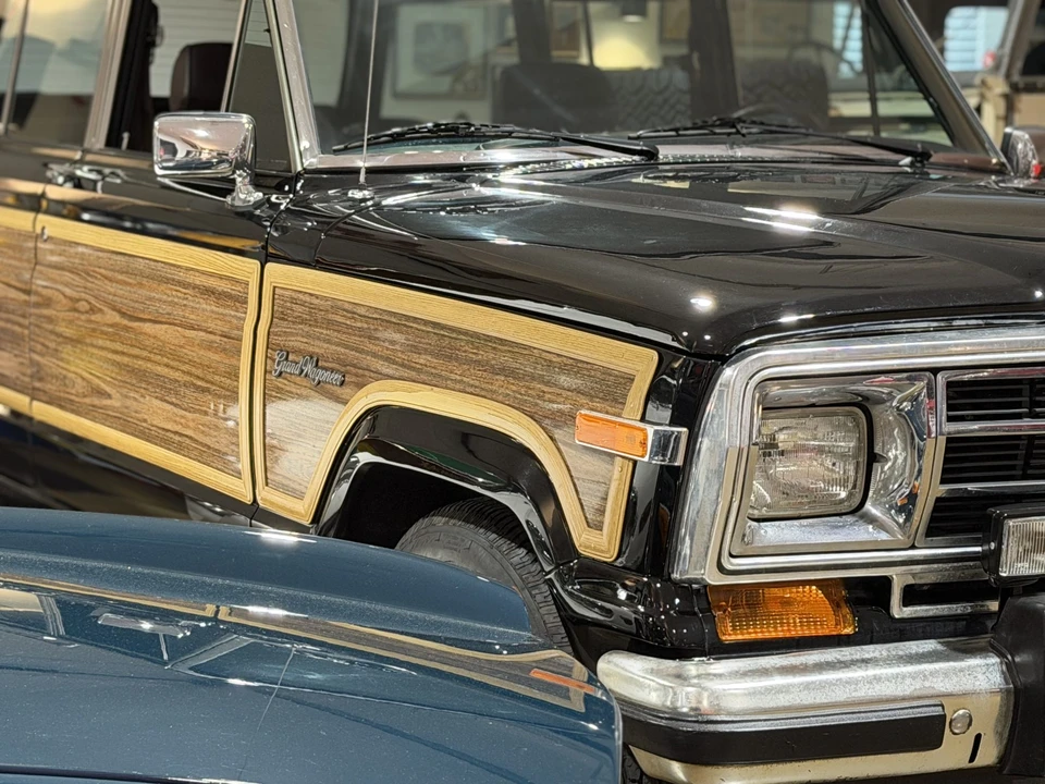 1989 Jeep SJ Grand Wagoneer - Image 28 of 31