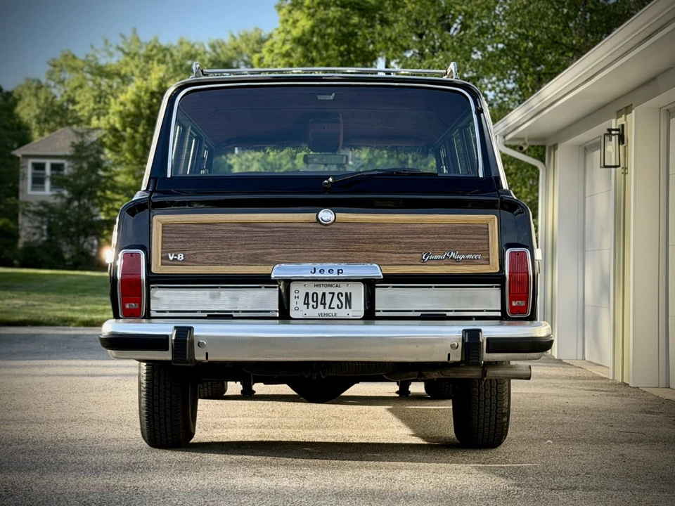 1989 Jeep SJ Grand Wagoneer - Image 8 of 31