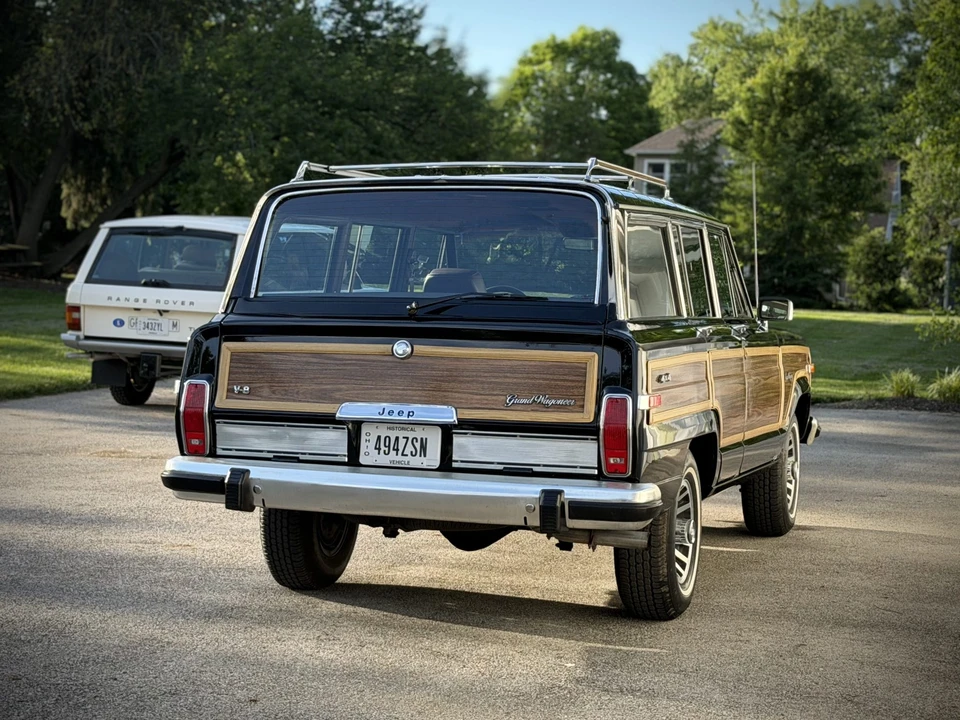 1989 Jeep SJ Grand Wagoneer - Image 9 of 31