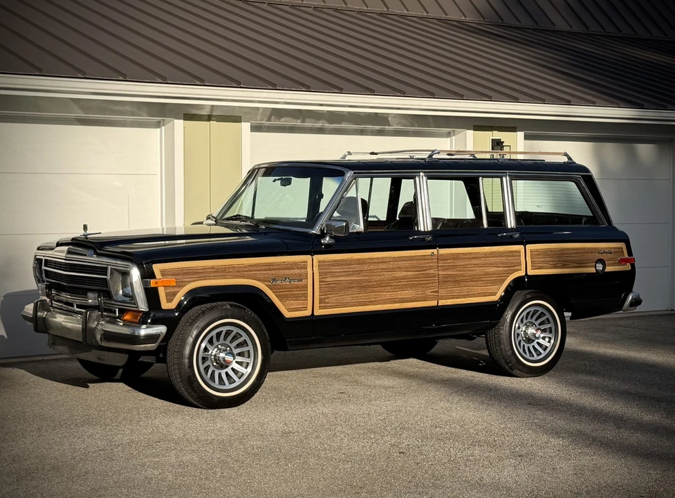 1989 Jeep SJ Grand Wagoneer - Image 4 of 31