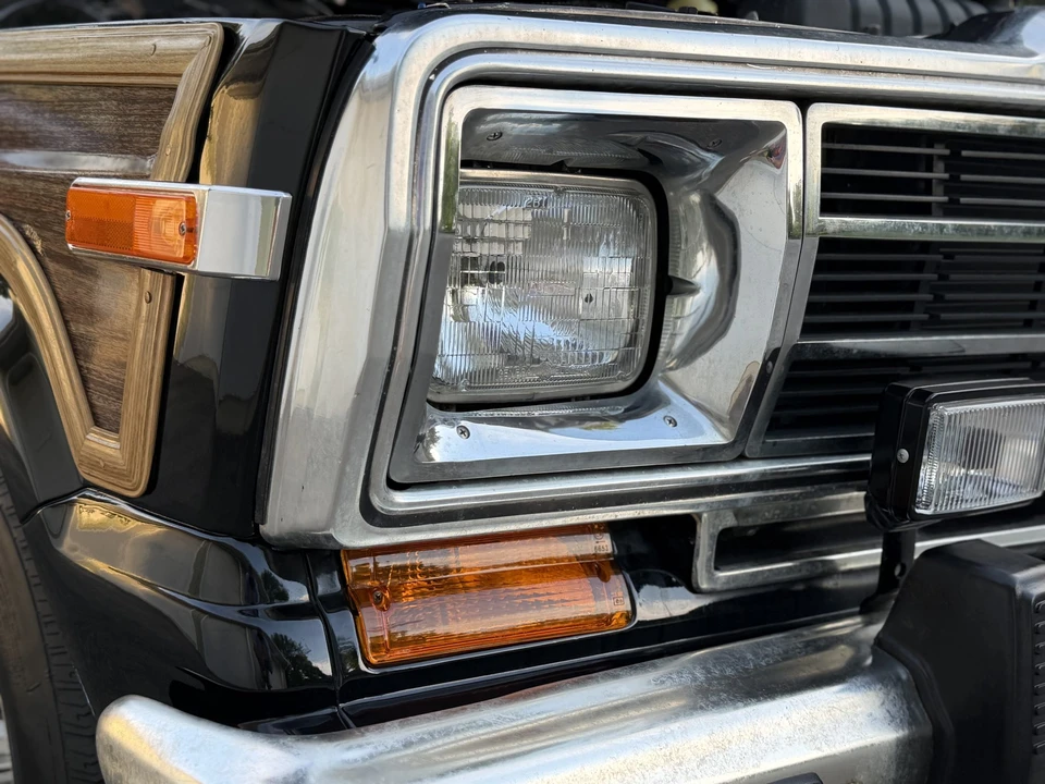 1989 Jeep SJ Grand Wagoneer - Image 30 of 31