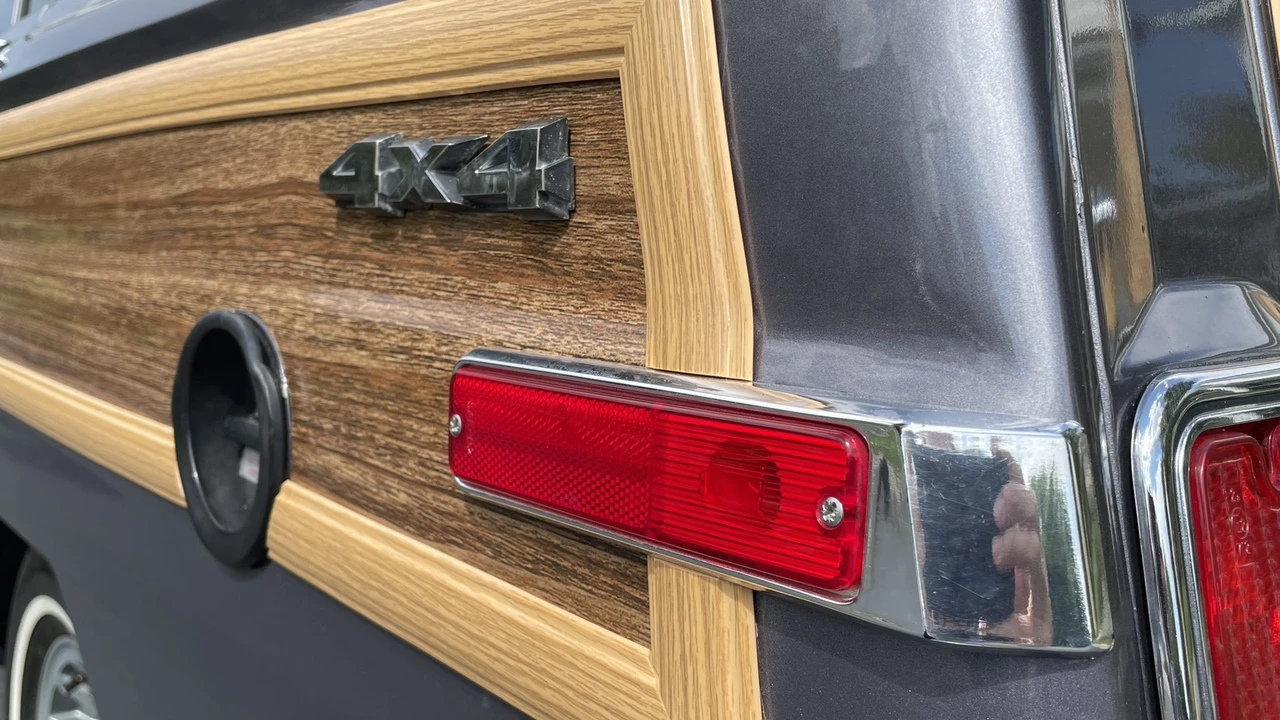 1989 Jeep SJ Grand Wagoneer - Image 30 of 31