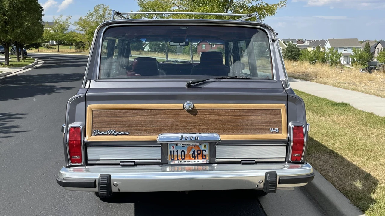 1989 Jeep SJ Grand Wagoneer - Image 17 of 31