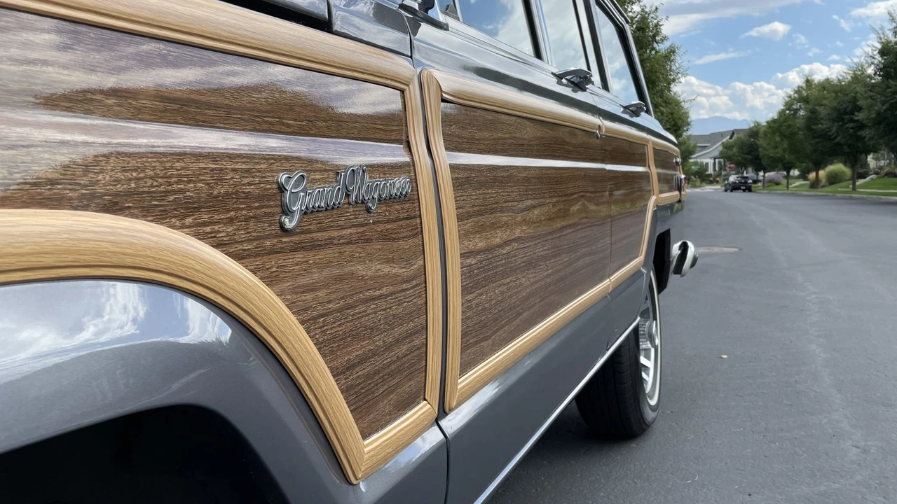 1989 Jeep SJ Grand Wagoneer - Image 28 of 31