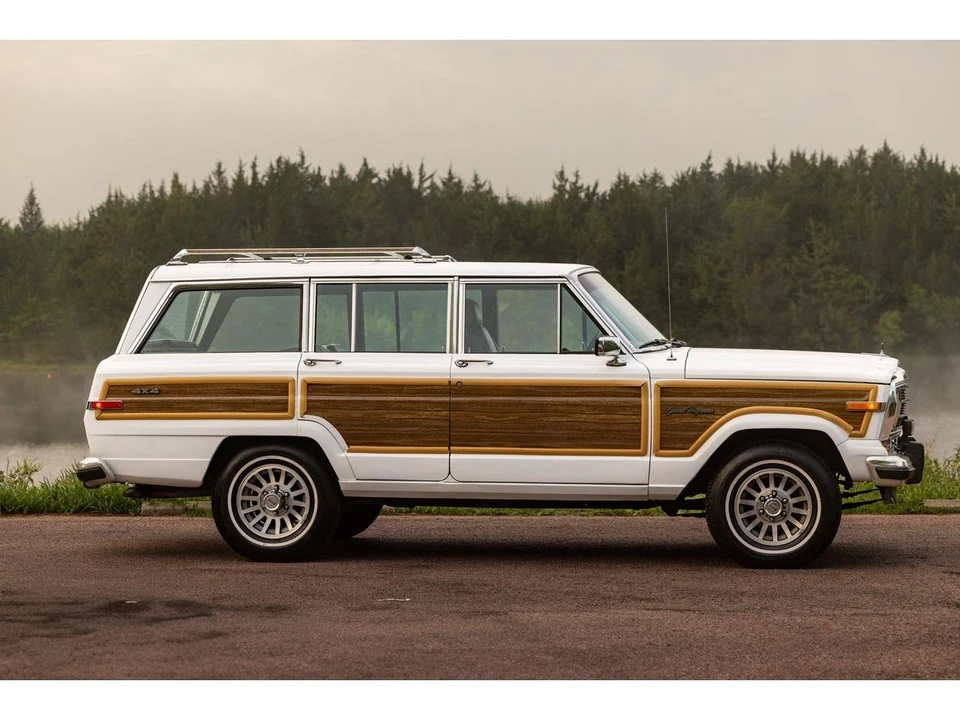 1989 Jeep SJ Grand Wagoneer - Image 3 of 31