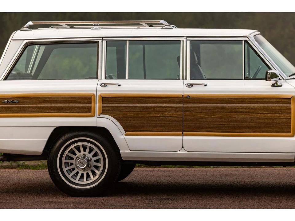 1989 Jeep SJ Grand Wagoneer - Image 5 of 31