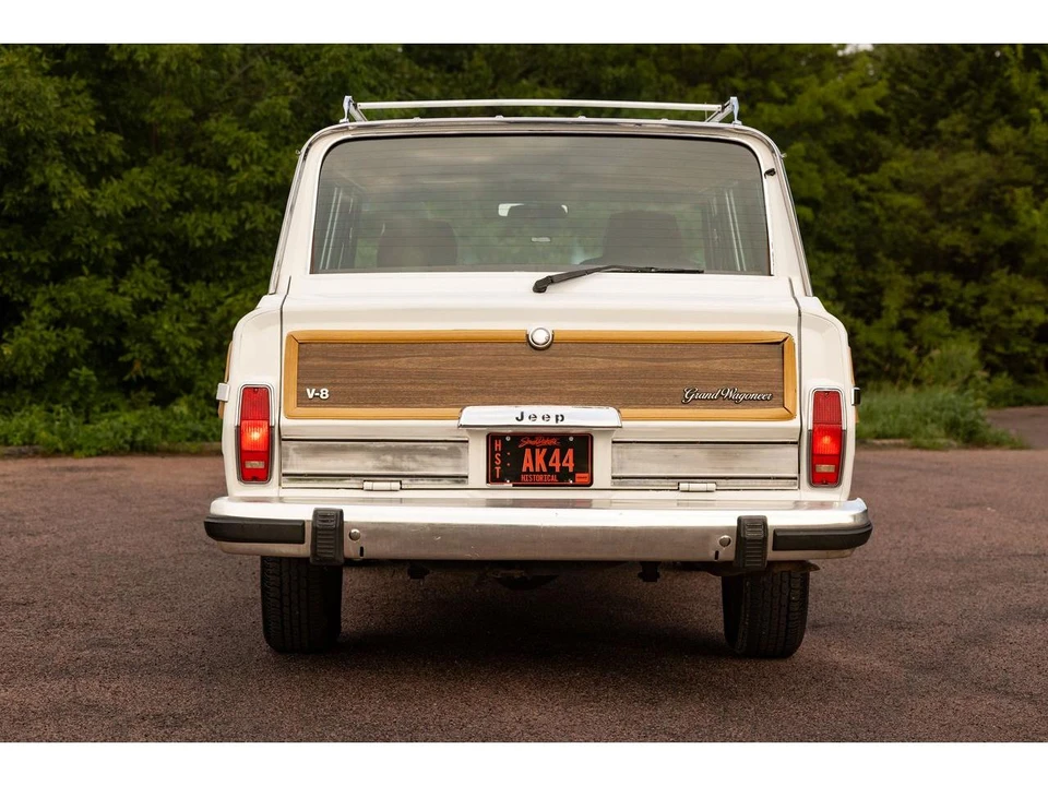 1989 Jeep SJ Grand Wagoneer - Image 8 of 31