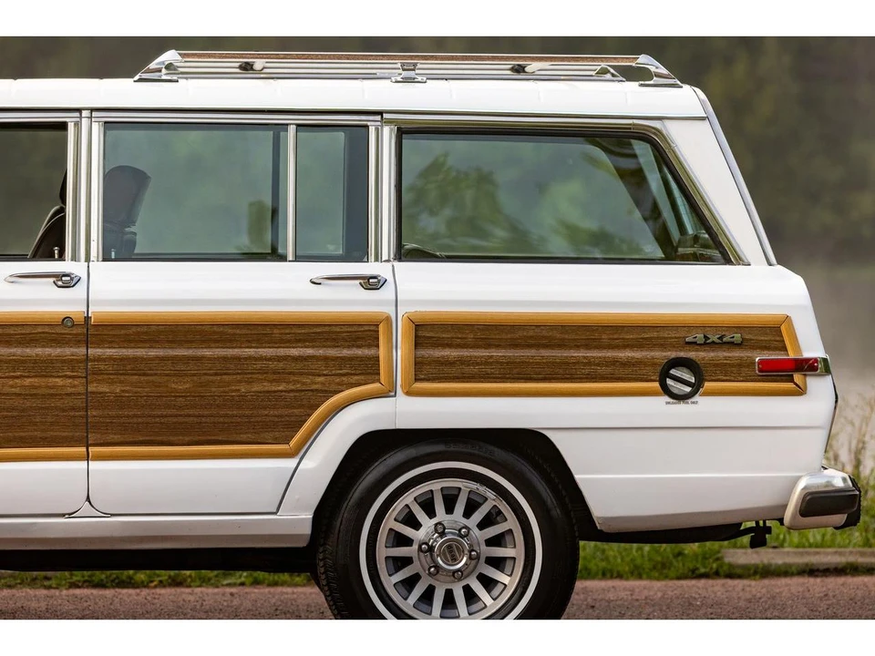 1989 Jeep SJ Grand Wagoneer - Image 14 of 31