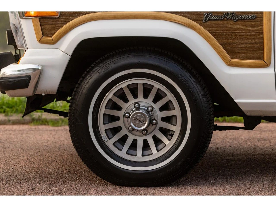 1989 Jeep SJ Grand Wagoneer - Image 18 of 31